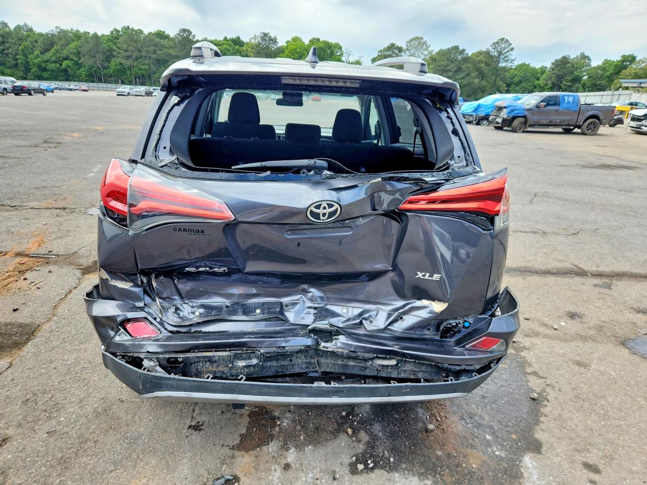 2018 TOYOTA RAV4 XLE photo 11