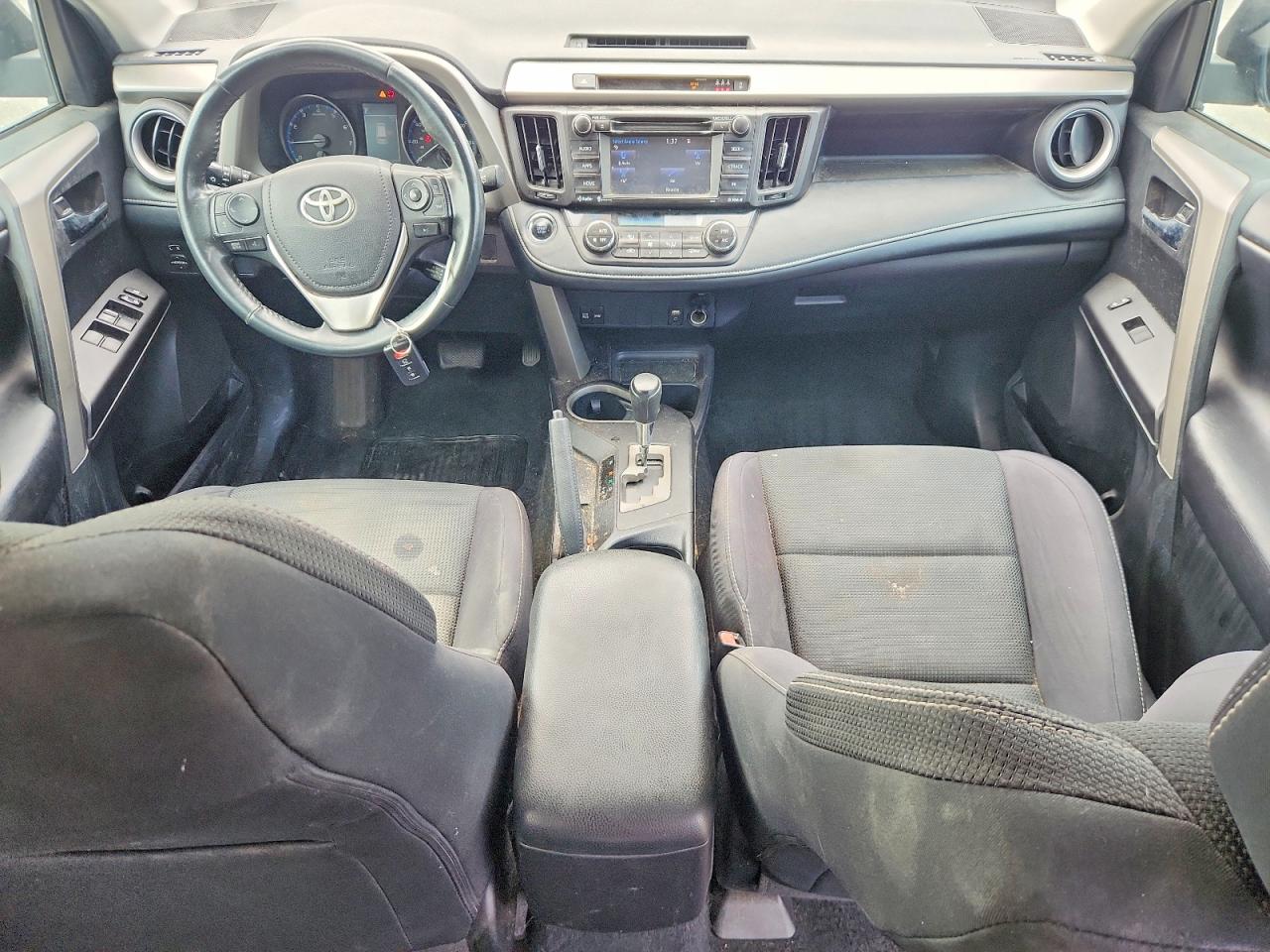 2018 TOYOTA RAV4 XLE photo 15