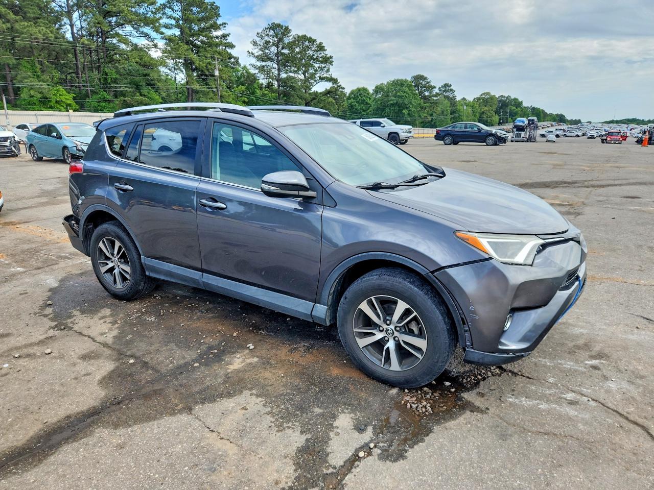 2018 TOYOTA RAV4 XLE photo 7