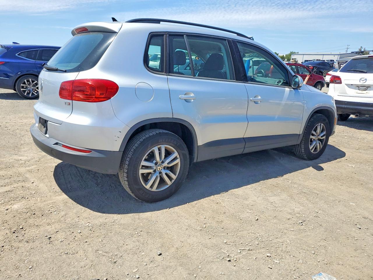 2017 VOLKSWAGEN TIGUAN S photo 5
