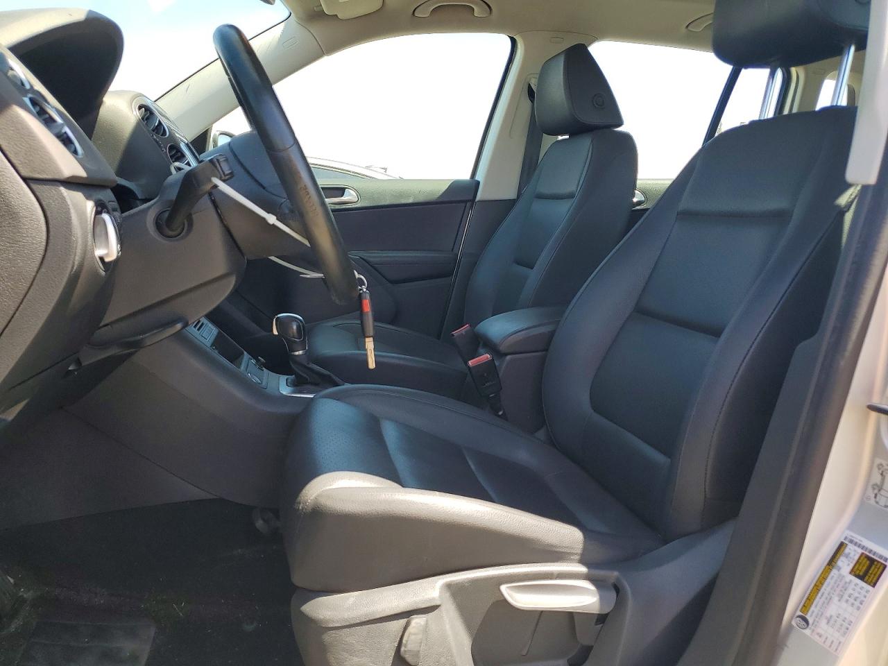 2017 VOLKSWAGEN TIGUAN S photo 13