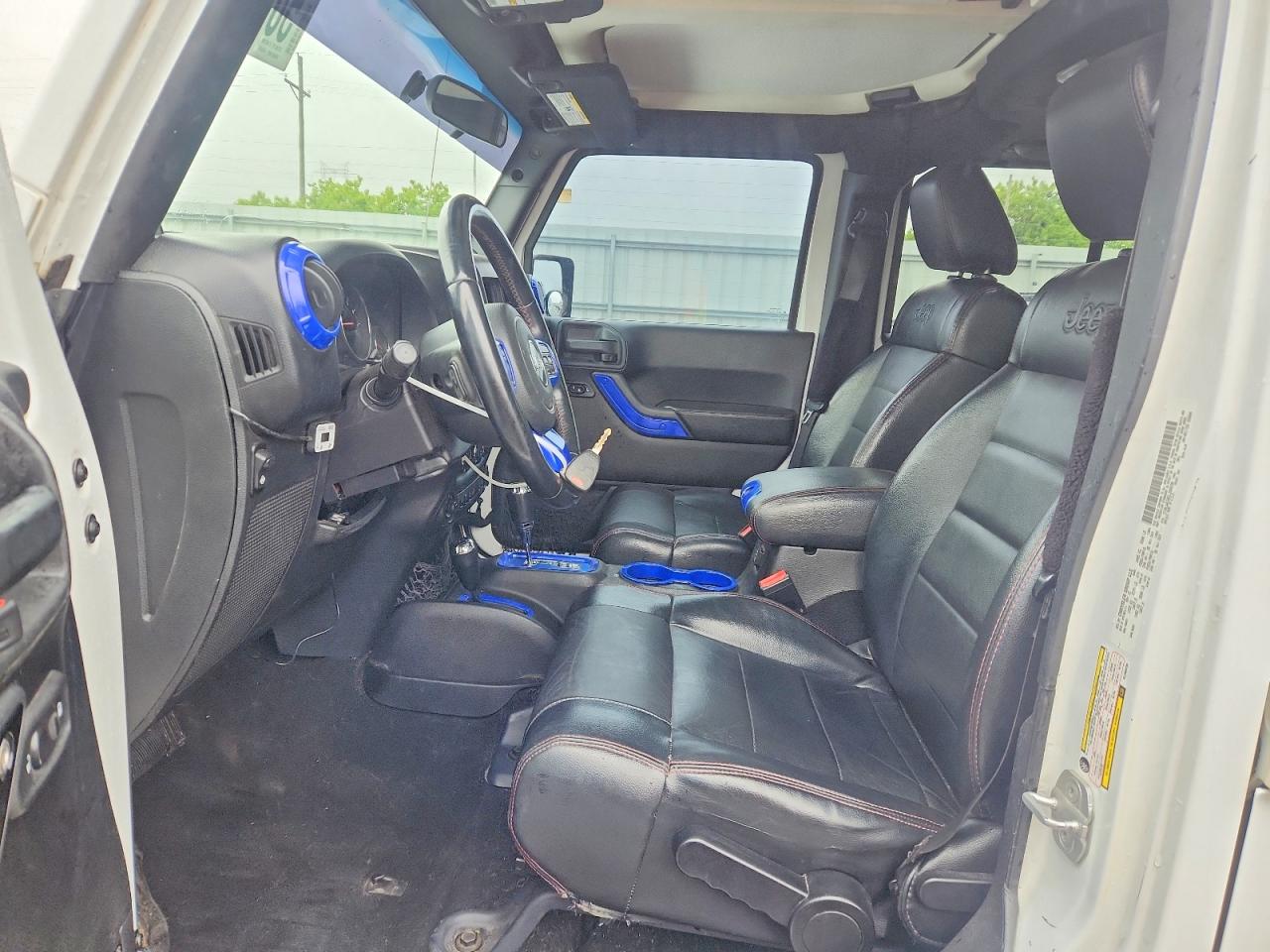 2012 JEEP WRANGLER UNLIMITED SAHARA photo 19