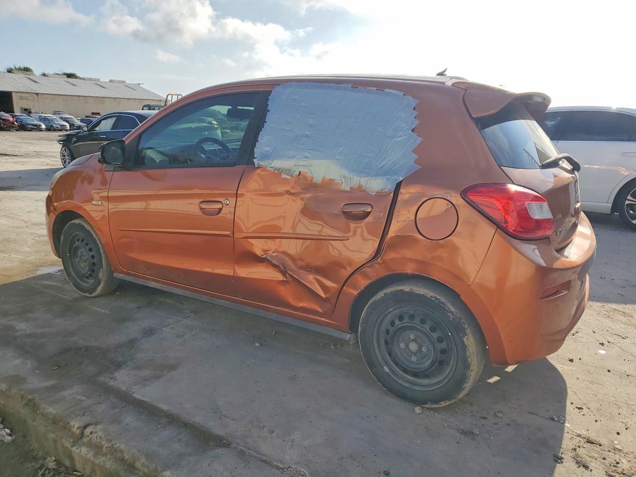 2017 MITSUBISHI MIRAGE photo 2