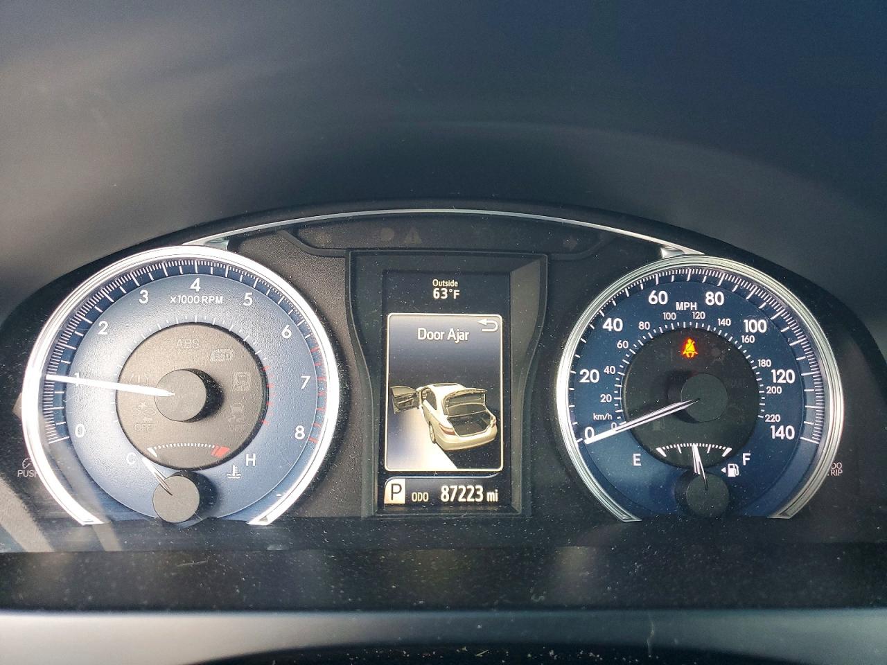 2016 TOYOTA CAMRY LE photo 33