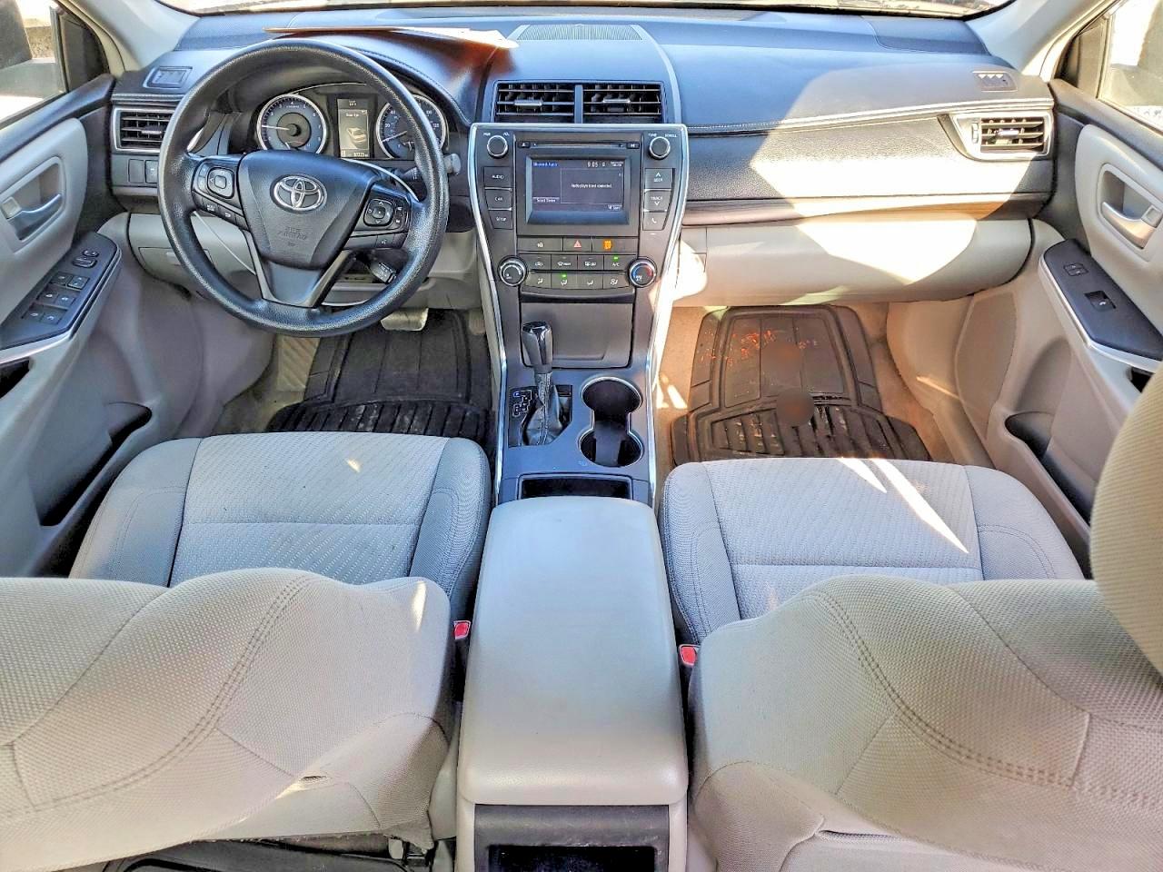 2016 TOYOTA CAMRY LE photo 29
