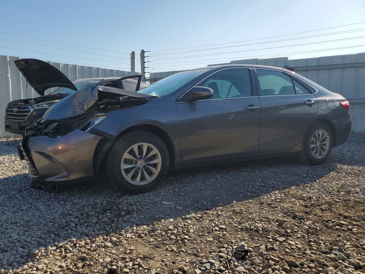 2016 TOYOTA CAMRY