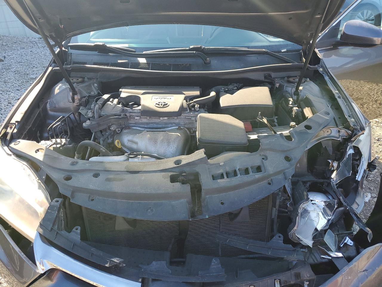 2016 TOYOTA CAMRY LE photo 41
