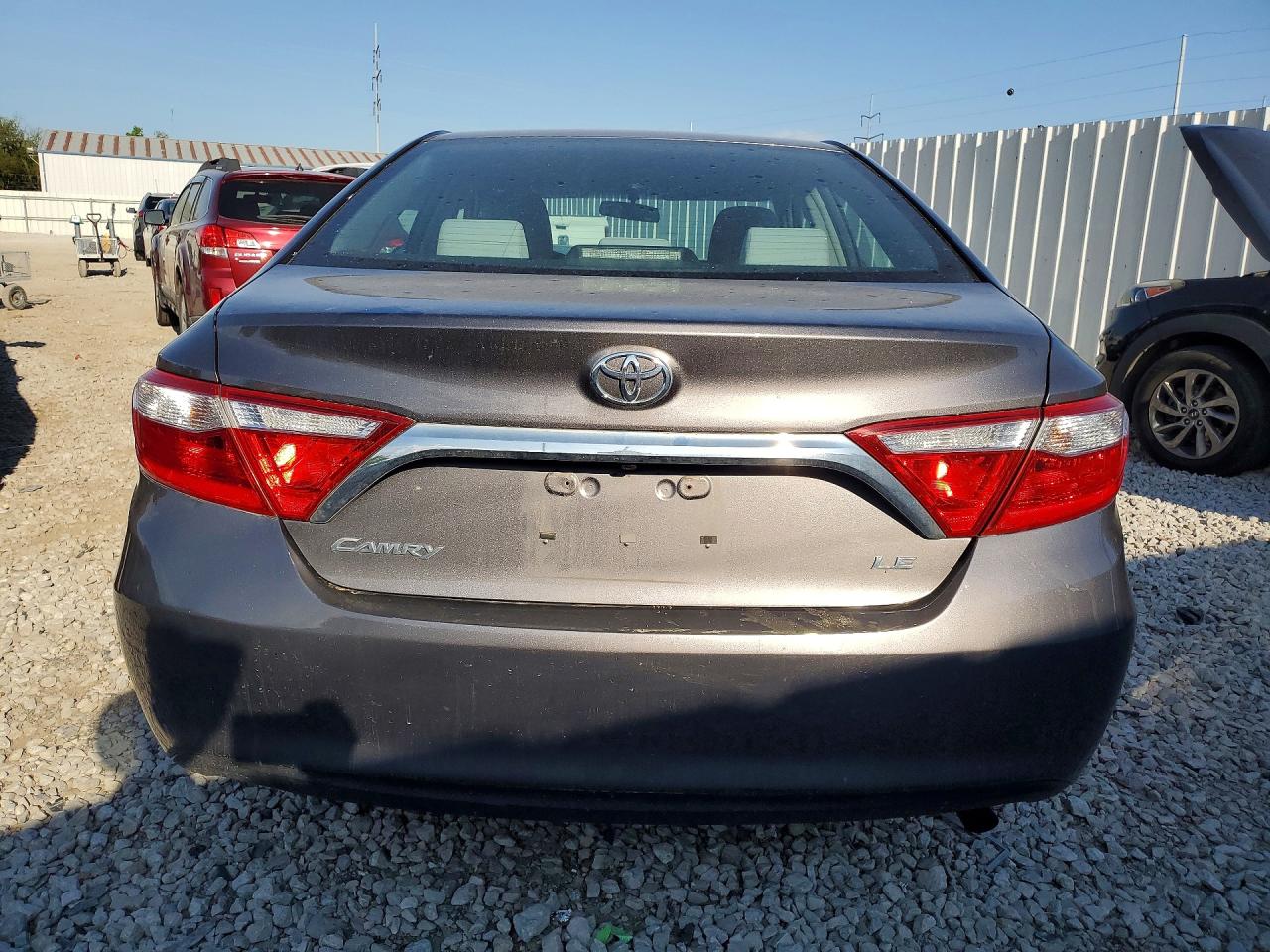 2016 TOYOTA CAMRY LE photo 21