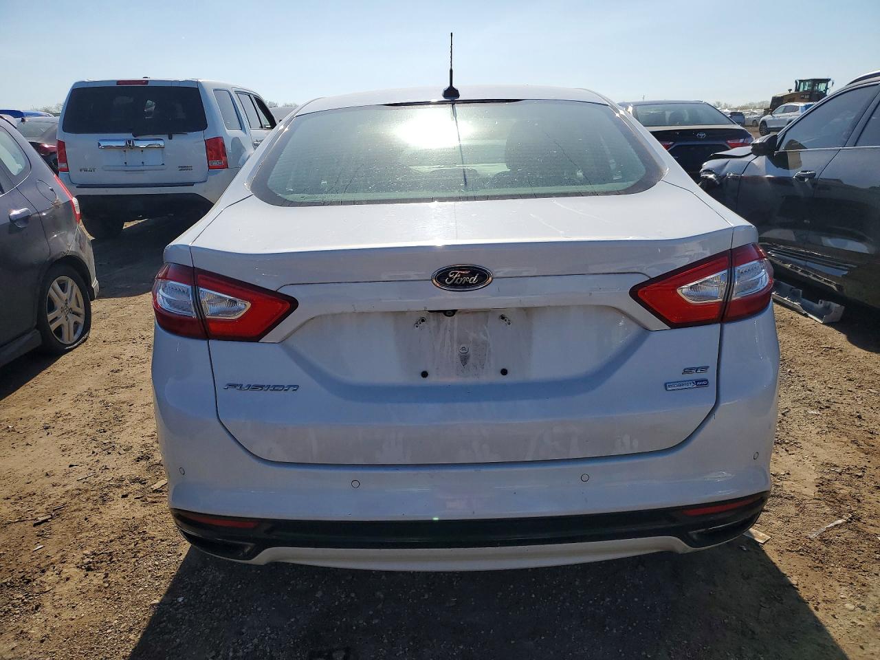 2015 FORD FUSION SE photo 16