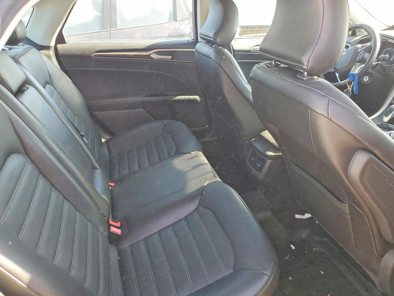 2015 FORD FUSION SE photo 28