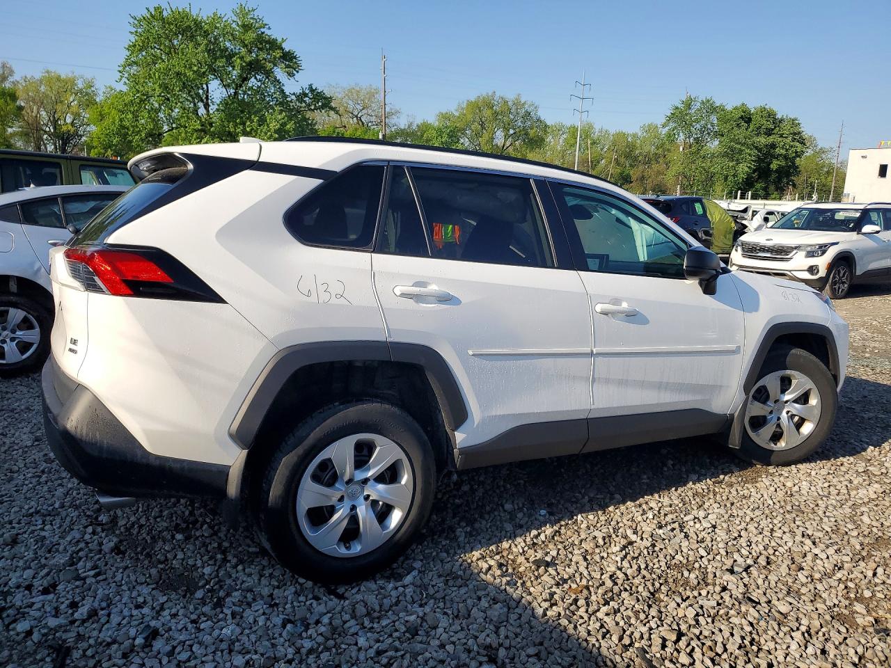 2021 TOYOTA RAV4 LE photo 5
