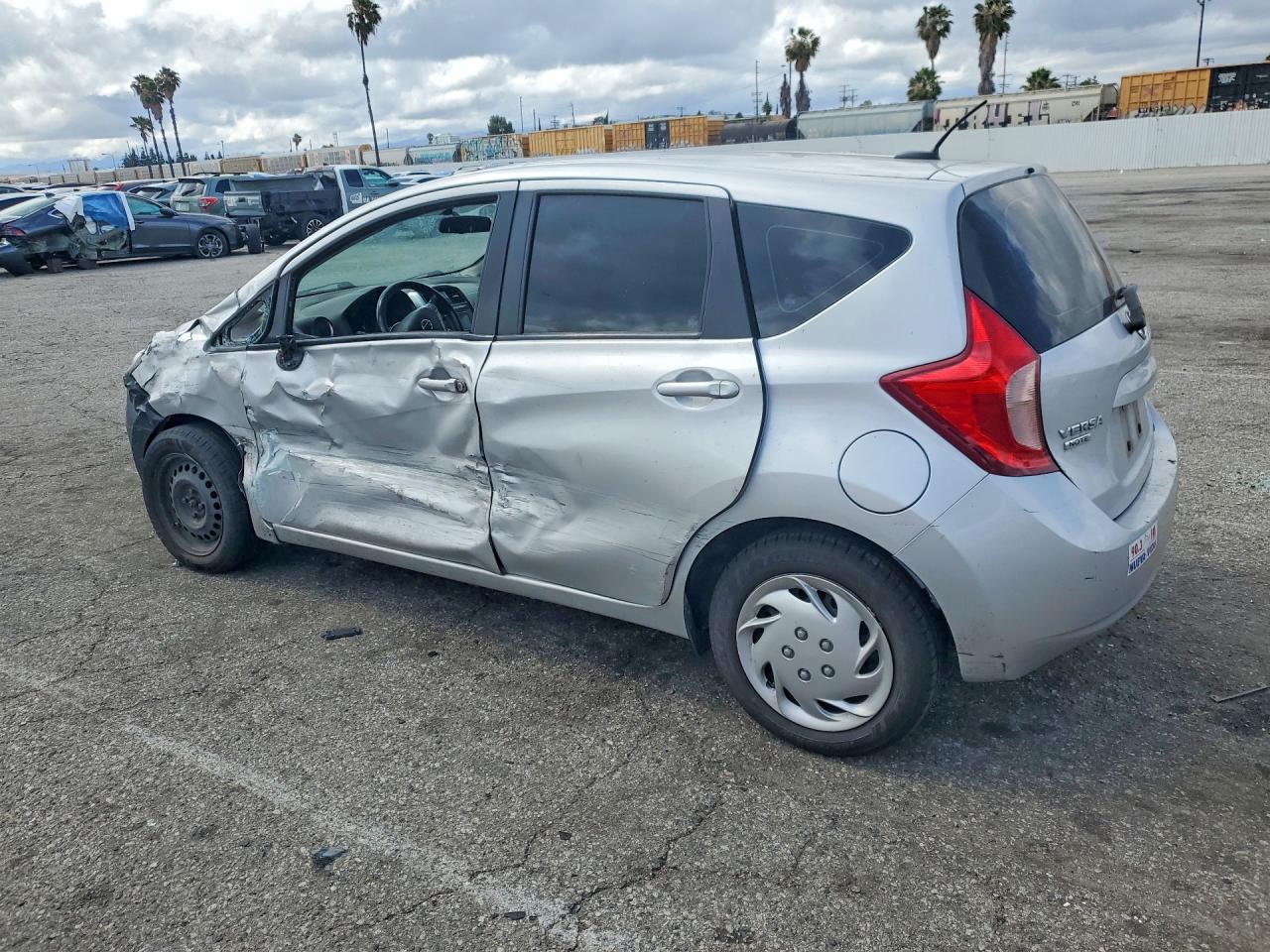2016 NISSAN VERSA NOTE SV photo 3