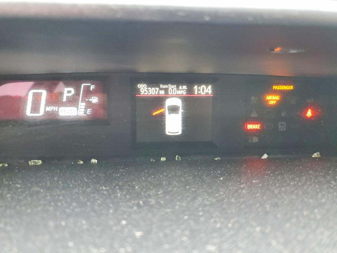 2015 TOYOTA PRIUS C TWO photo 17
