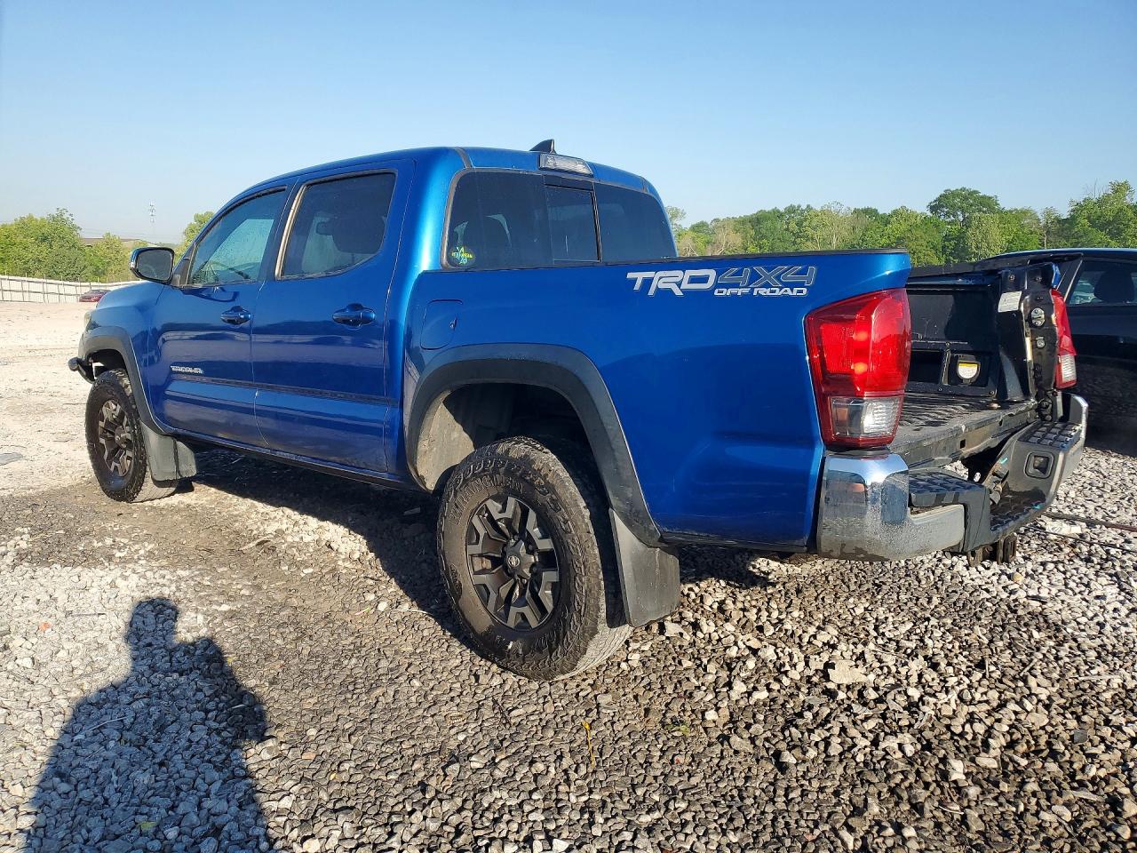 2017 TOYOTA TACOMA TRD OFF-ROAD photo 3