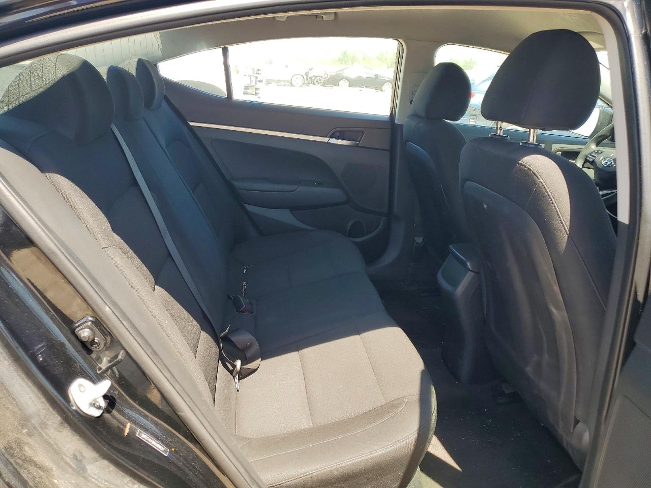 2019 HYUNDAI ELANTRA SE photo 28