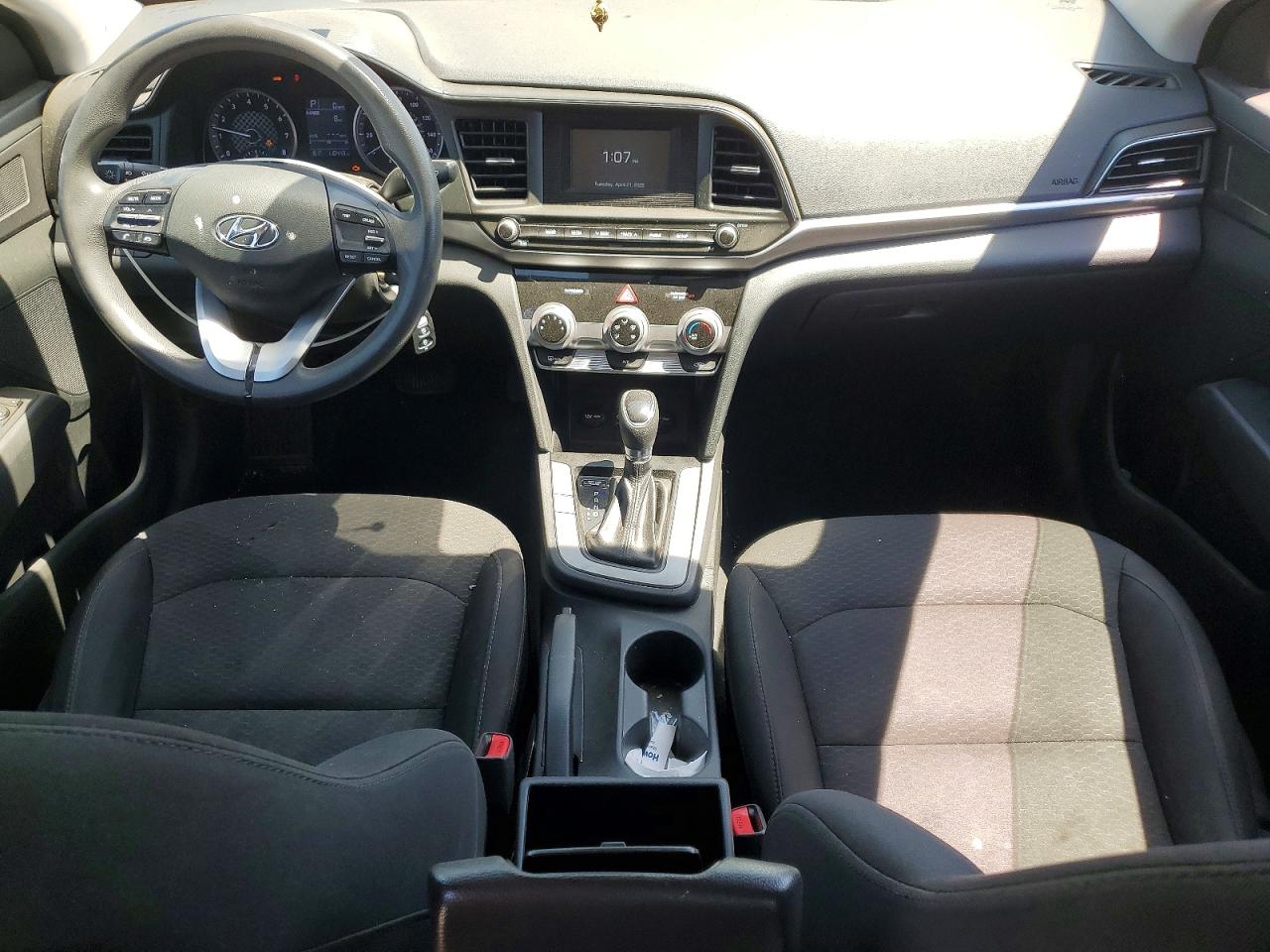 2019 HYUNDAI ELANTRA SE photo 22