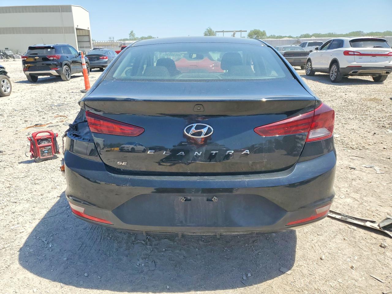 2019 HYUNDAI ELANTRA SE photo 16