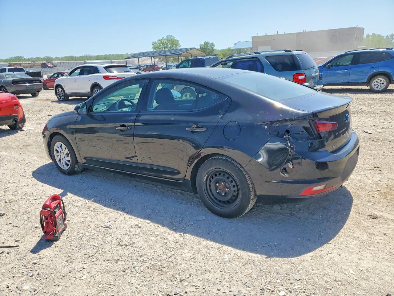 2019 HYUNDAI ELANTRA SE photo 4