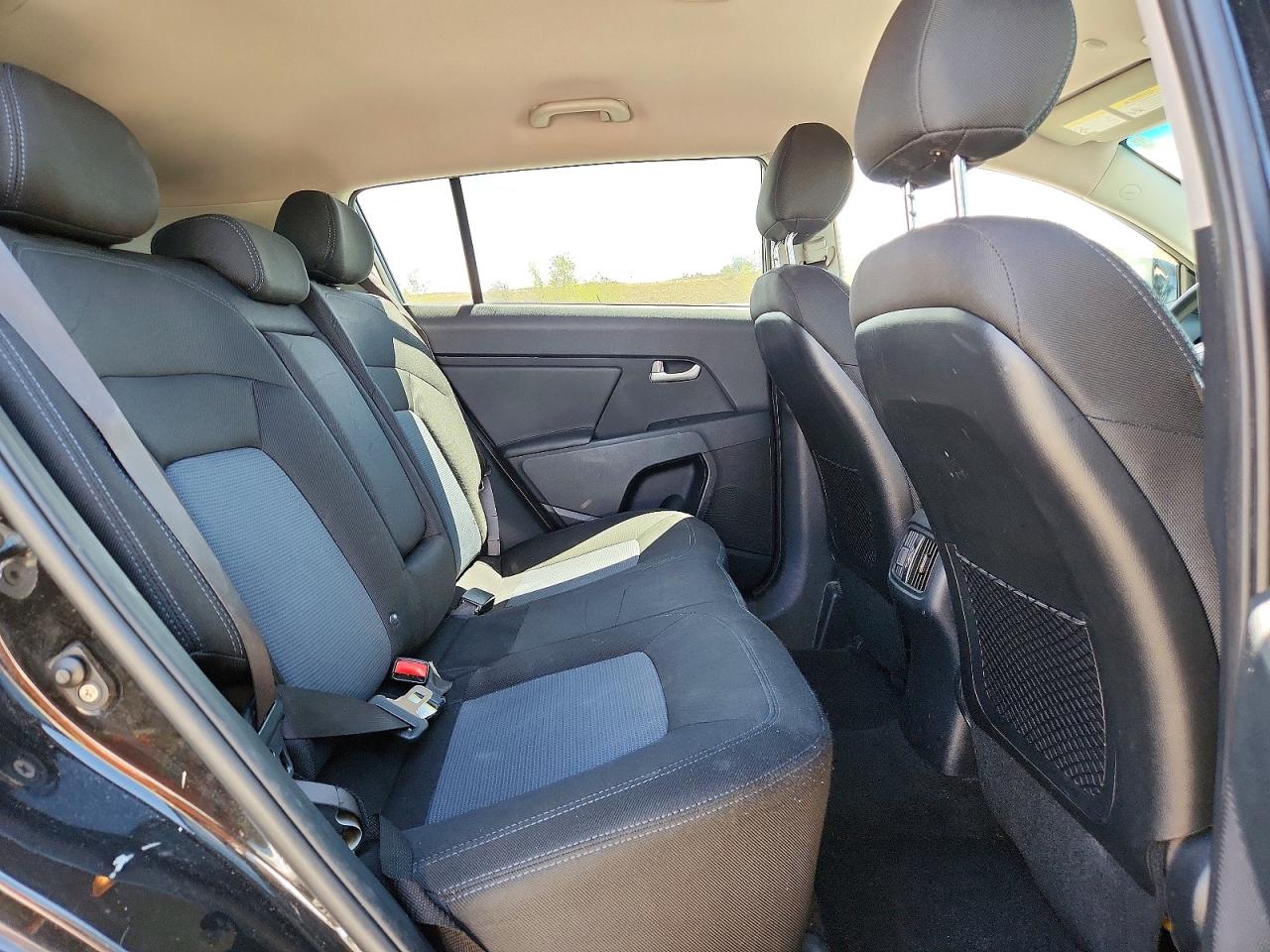 2016 KIA SPORTAGE LX photo 31