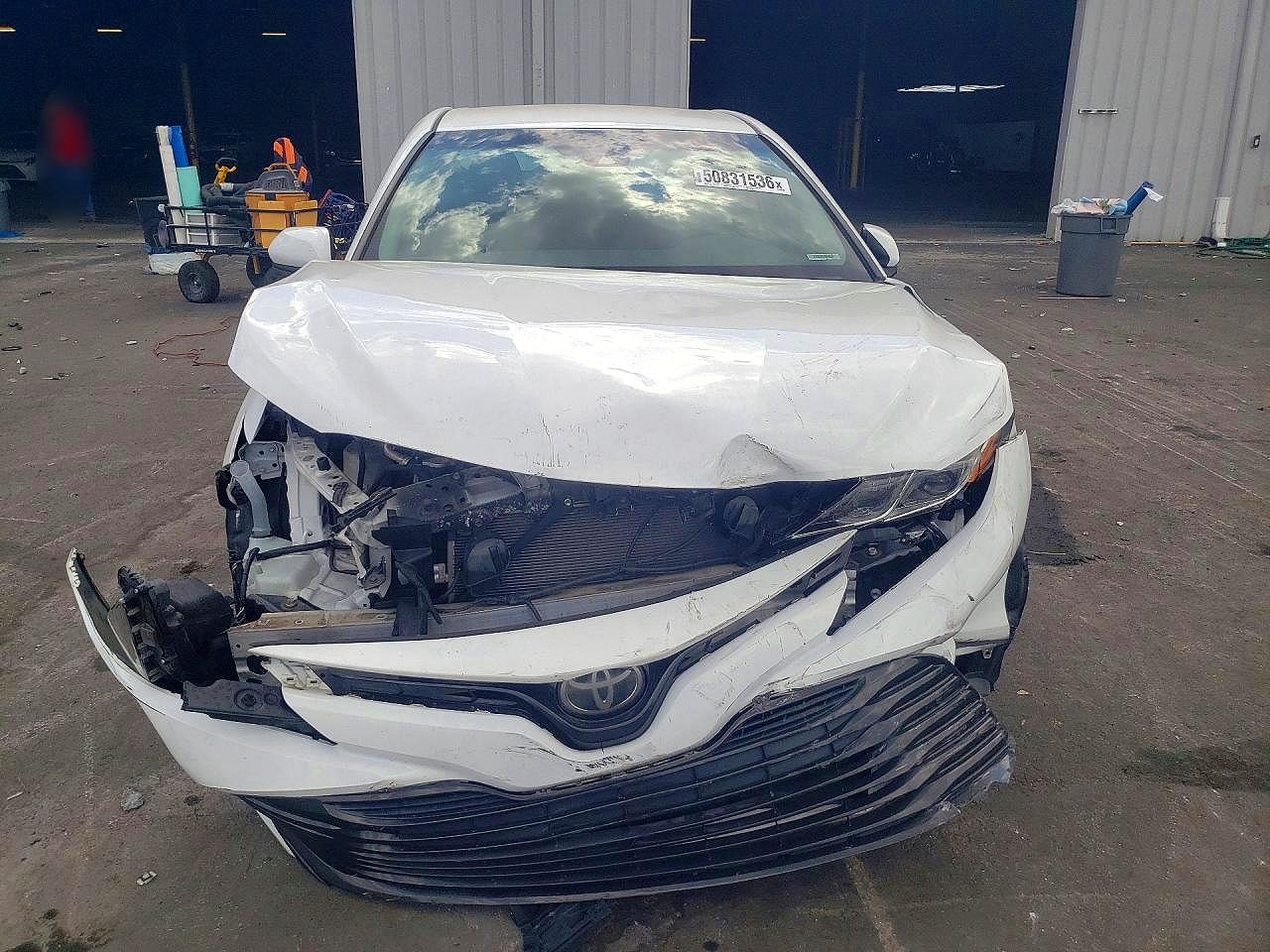 2018 TOYOTA CAMRY LE photo 13