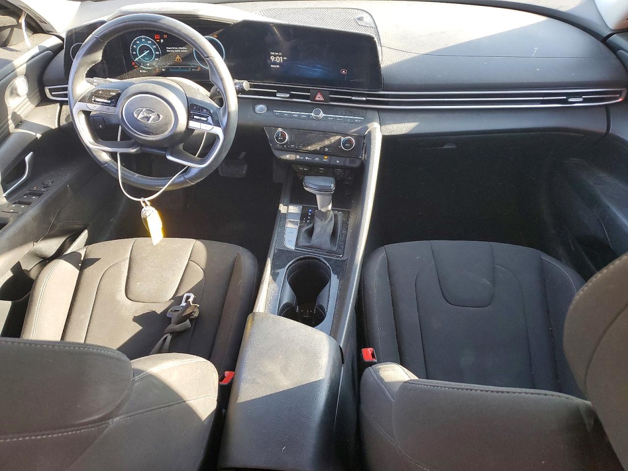 2023 HYUNDAI ELANTRA SEL photo 8