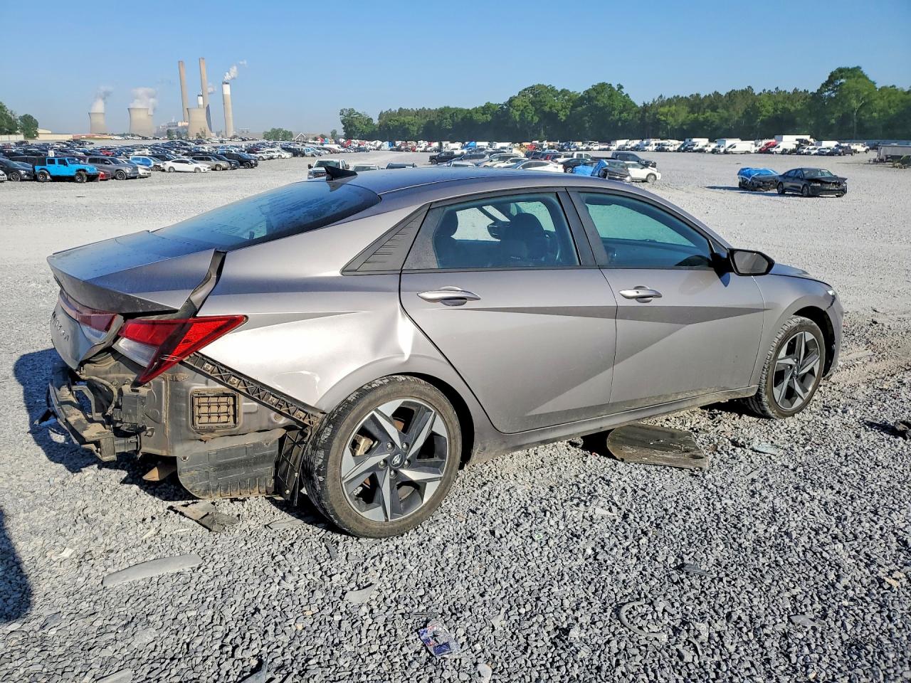 2023 HYUNDAI ELANTRA SEL photo 3