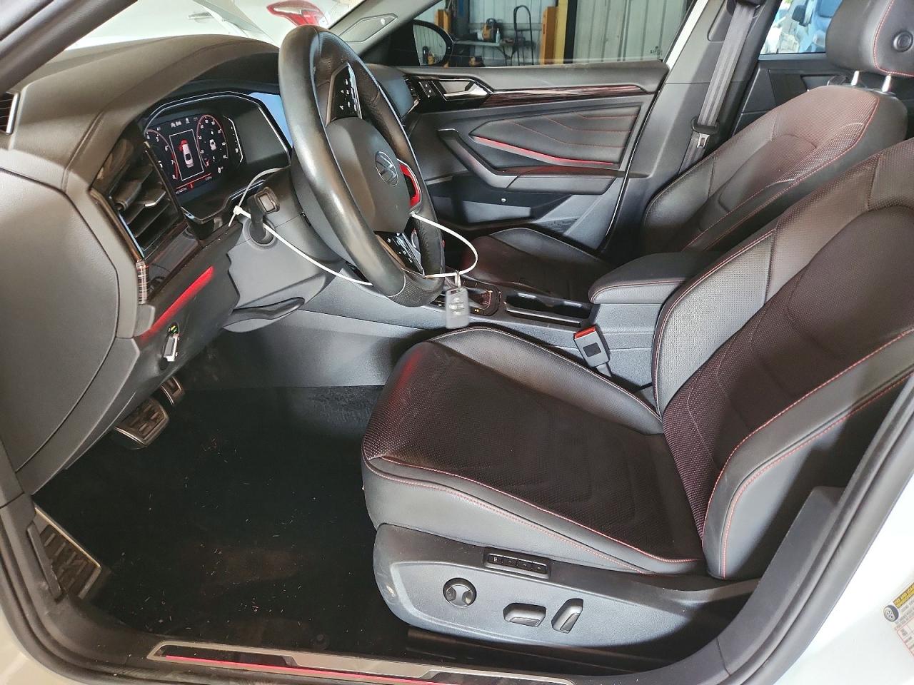 2024 VOLKSWAGEN JETTA GLI AUTOBAHN photo 19