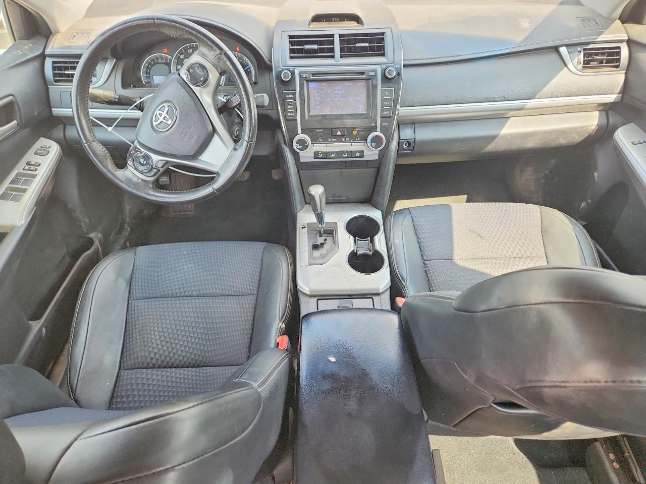 2013 TOYOTA CAMRY SE photo 15