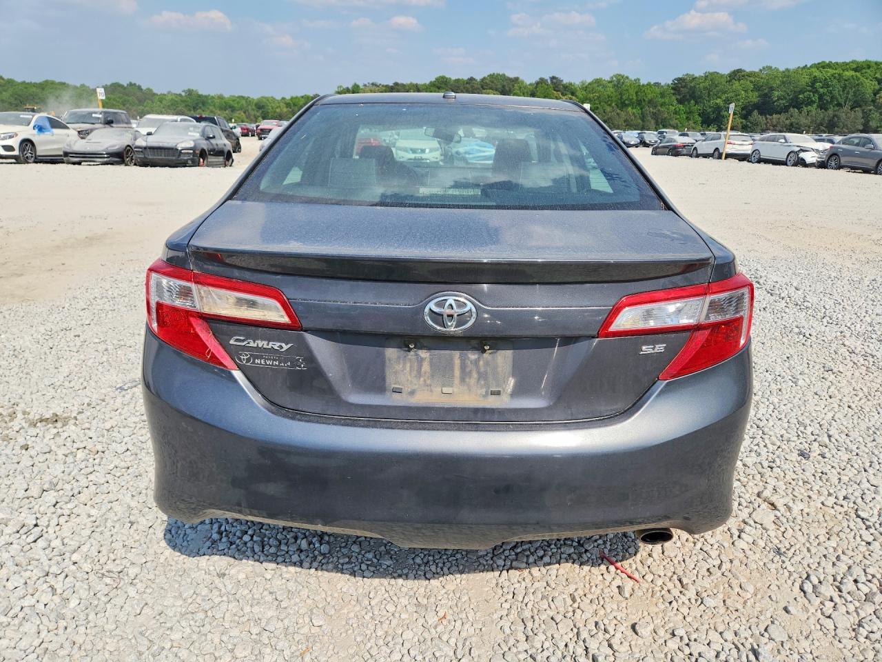 2013 TOYOTA CAMRY SE photo 11