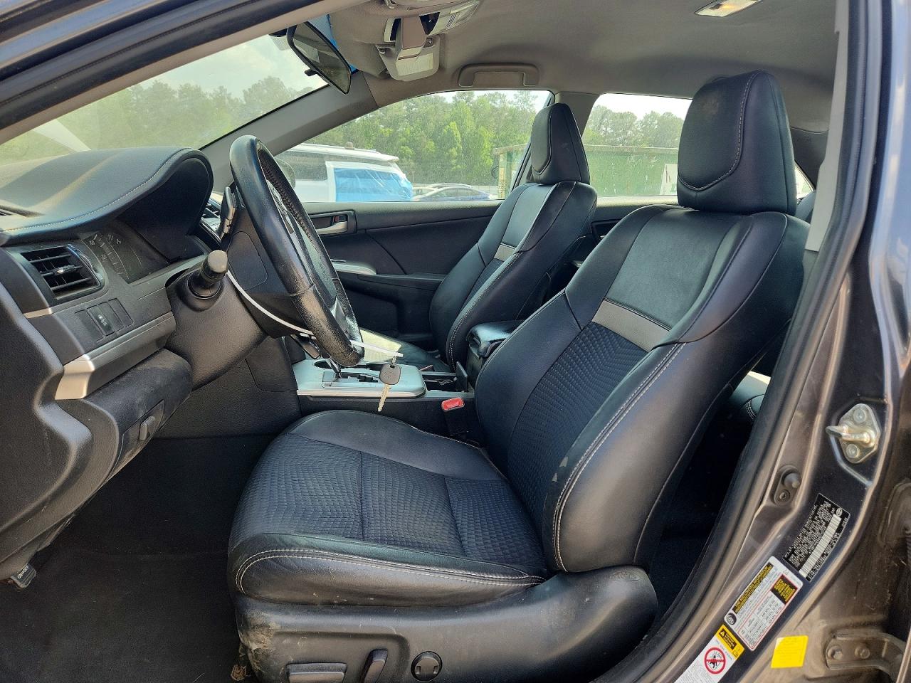 2013 TOYOTA CAMRY SE photo 13