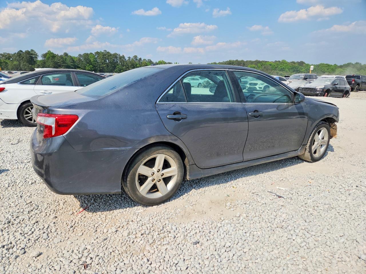 2013 TOYOTA CAMRY SE photo 5