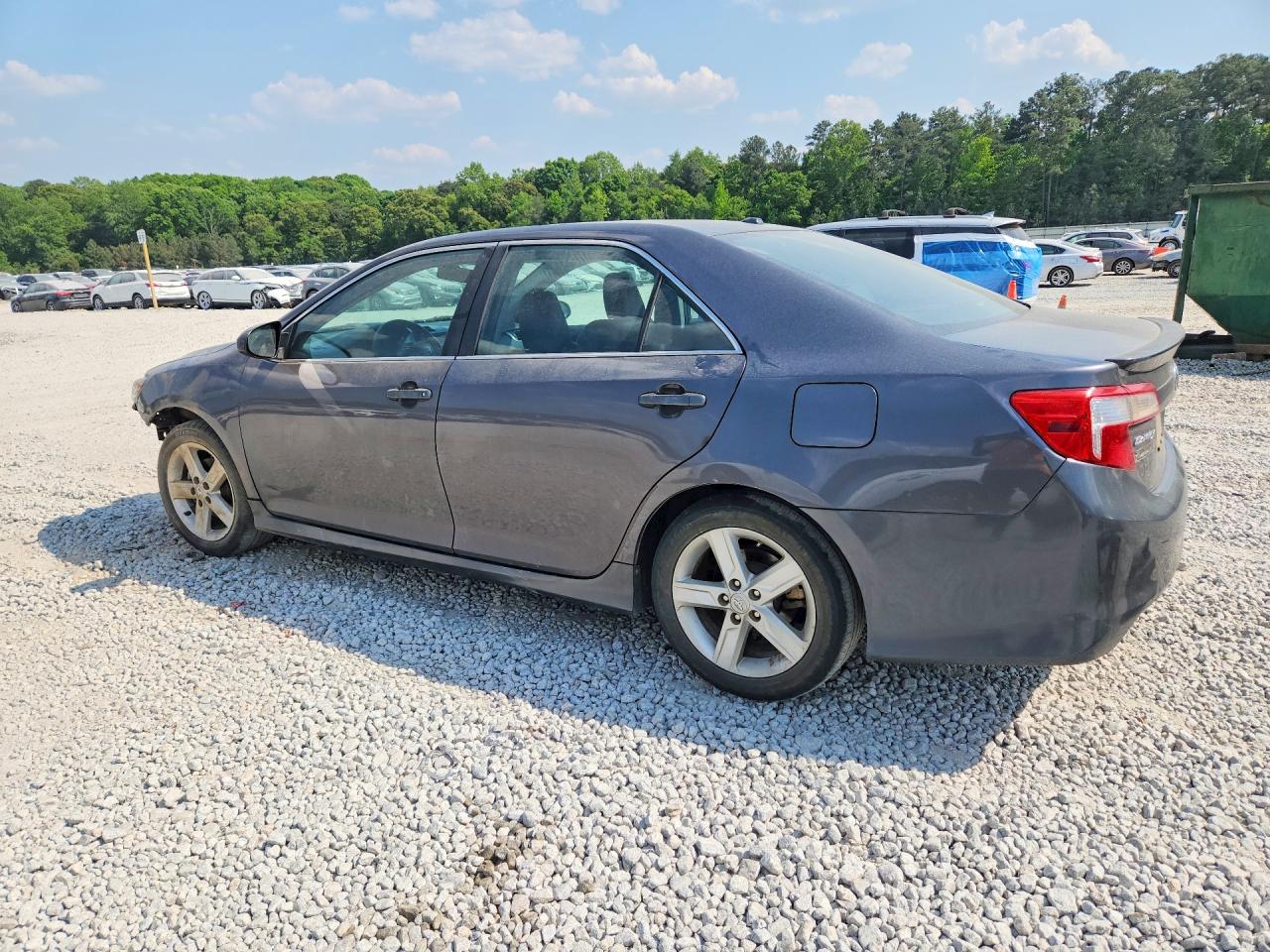 2013 TOYOTA CAMRY SE photo 3