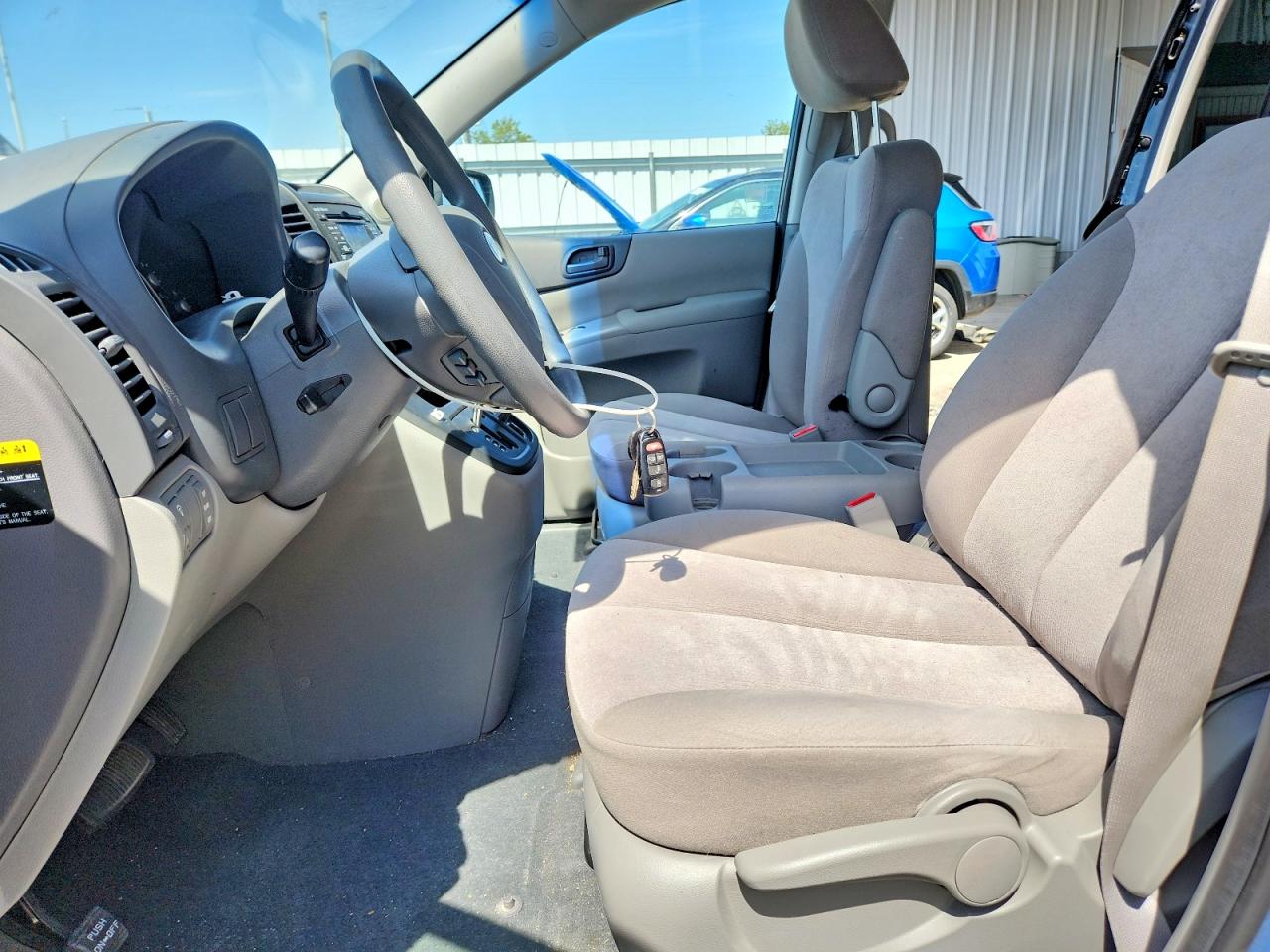 2012 KIA SEDONA LX photo 13