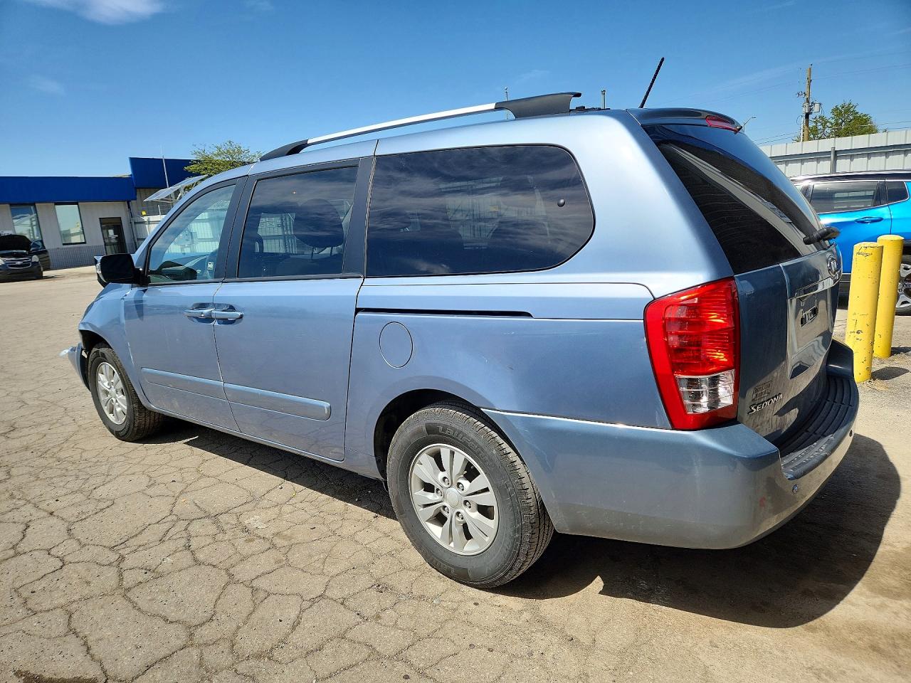 2012 KIA SEDONA LX photo 3