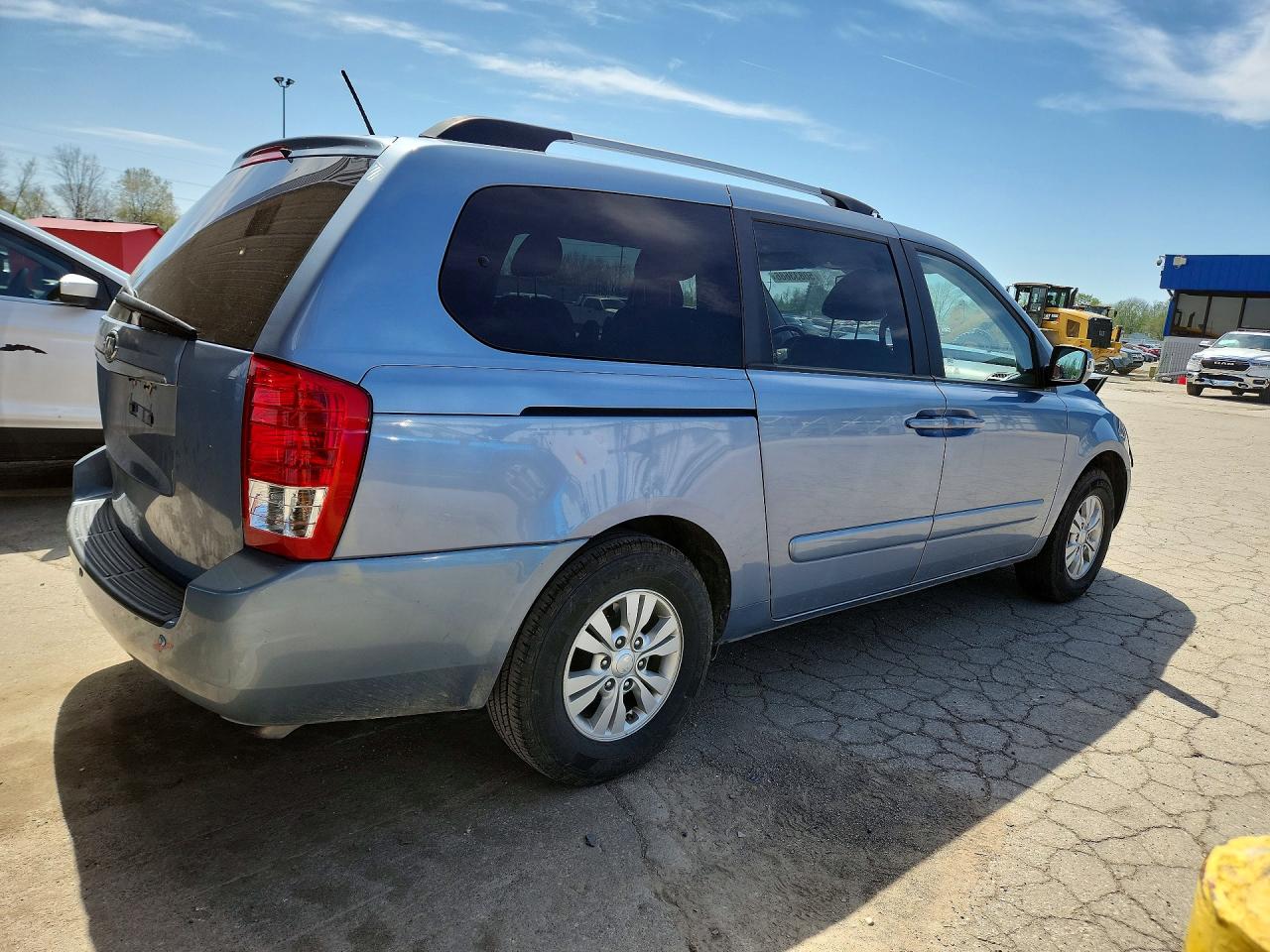 2012 KIA SEDONA LX photo 5