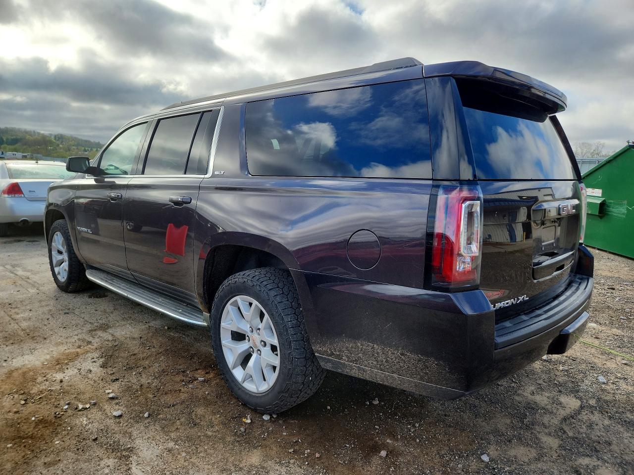 2015 GMC YUKON XL K1500 SLT photo 4