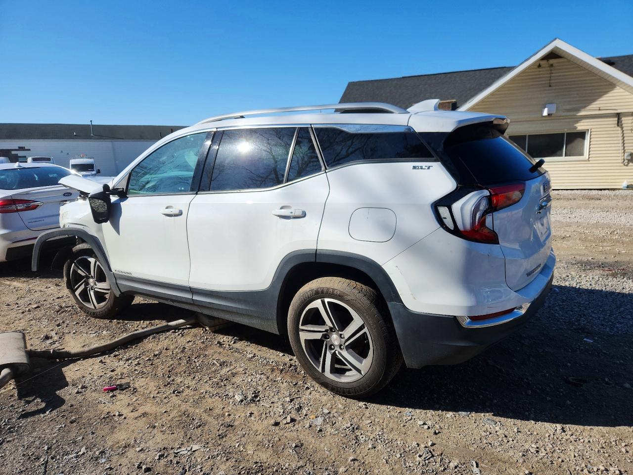 2020 GMC TERRAIN photo 3