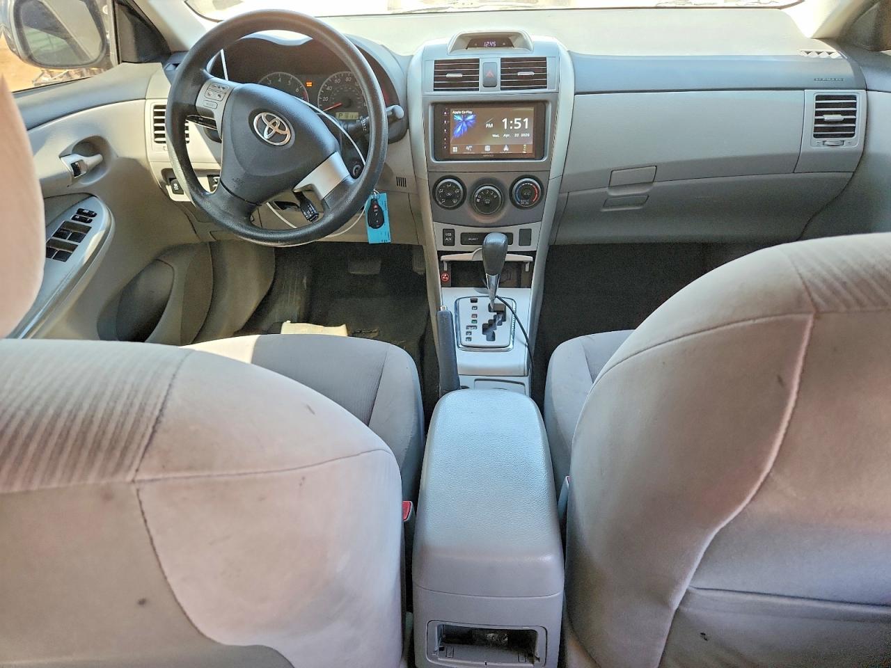 2012 TOYOTA COROLLA LE photo 15