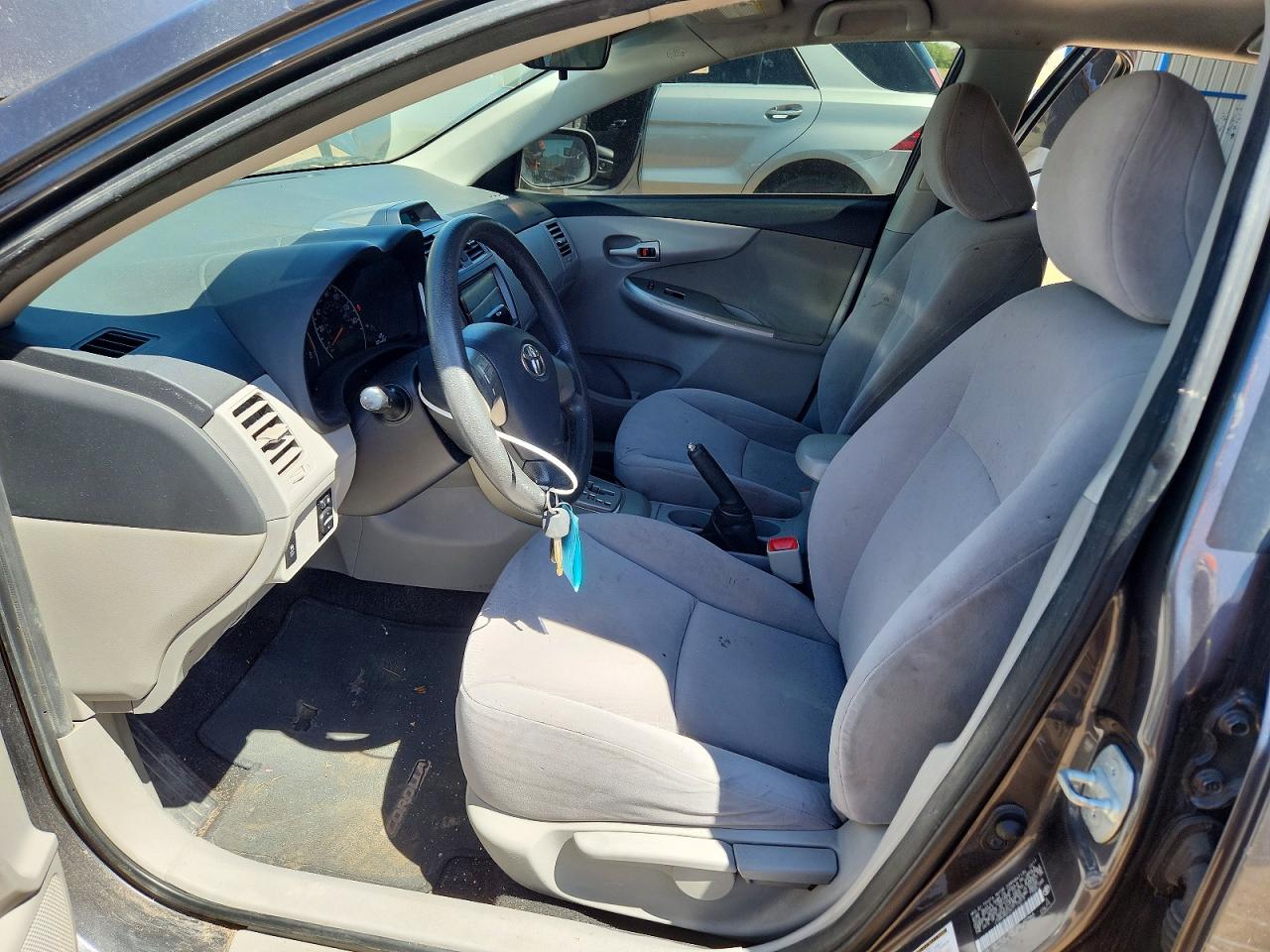 2012 TOYOTA COROLLA LE photo 13