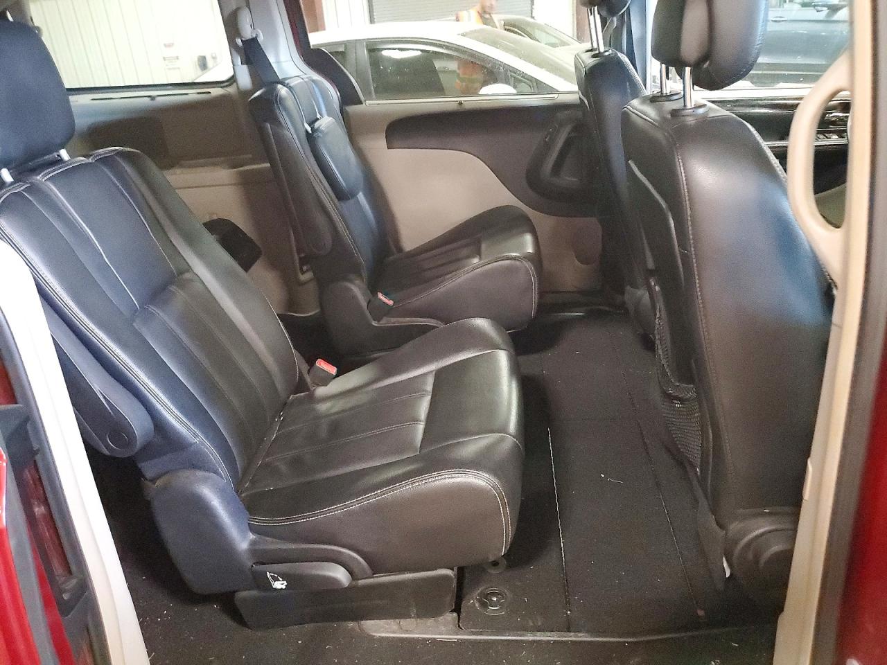 2013 CHRYSLER TOWN & COUNTRY TOURING photo 31