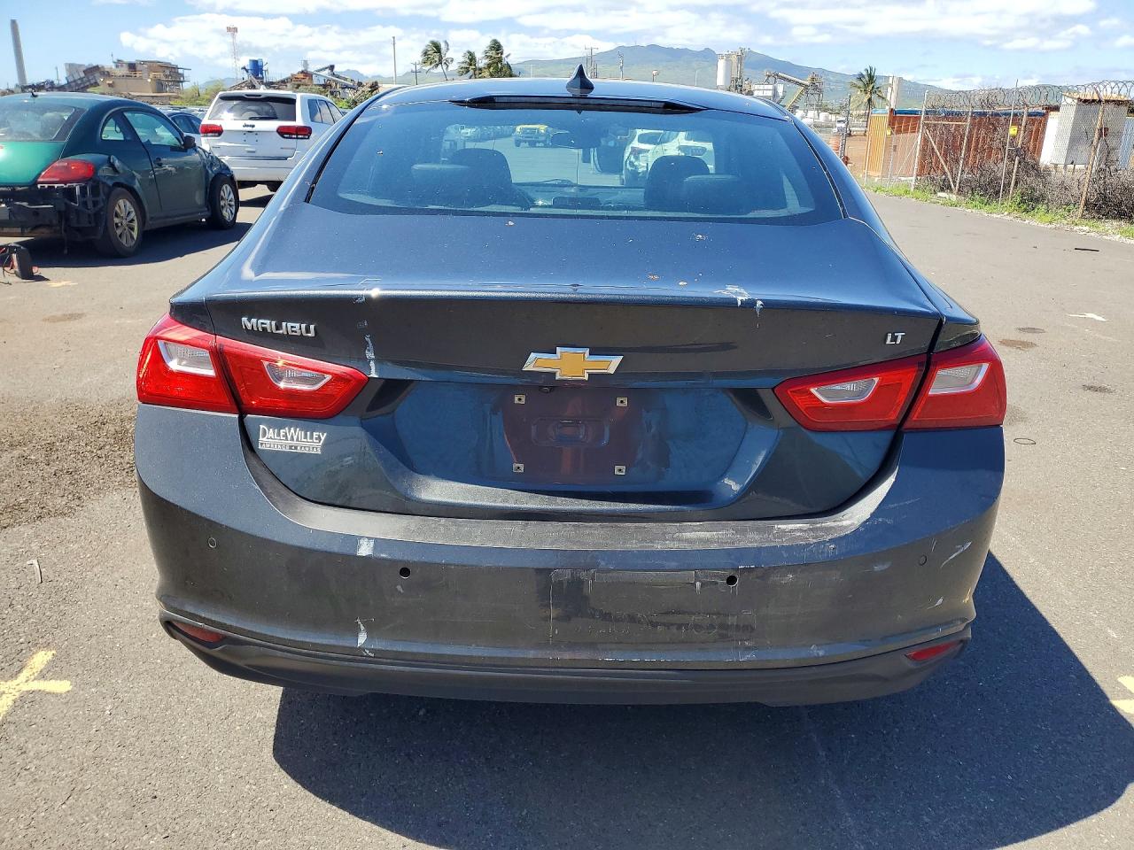 2018 CHEVROLET MALIBU LT photo 11