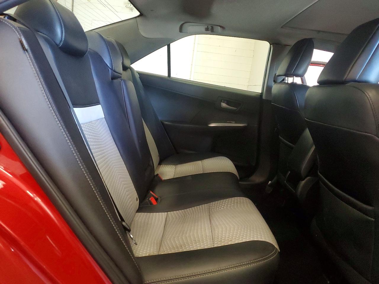 2013 TOYOTA CAMRY SE photo 28