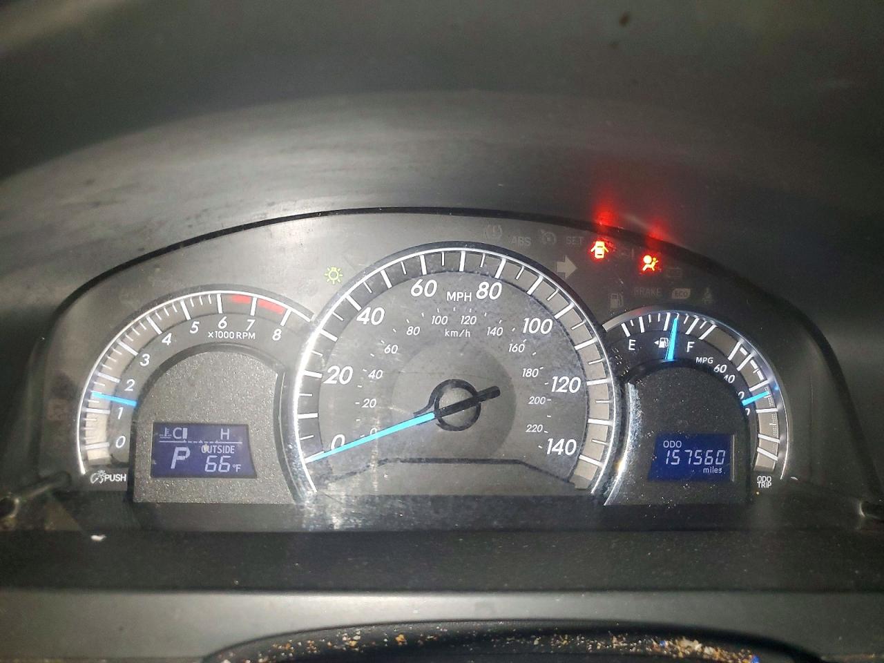 2013 TOYOTA CAMRY SE photo 25