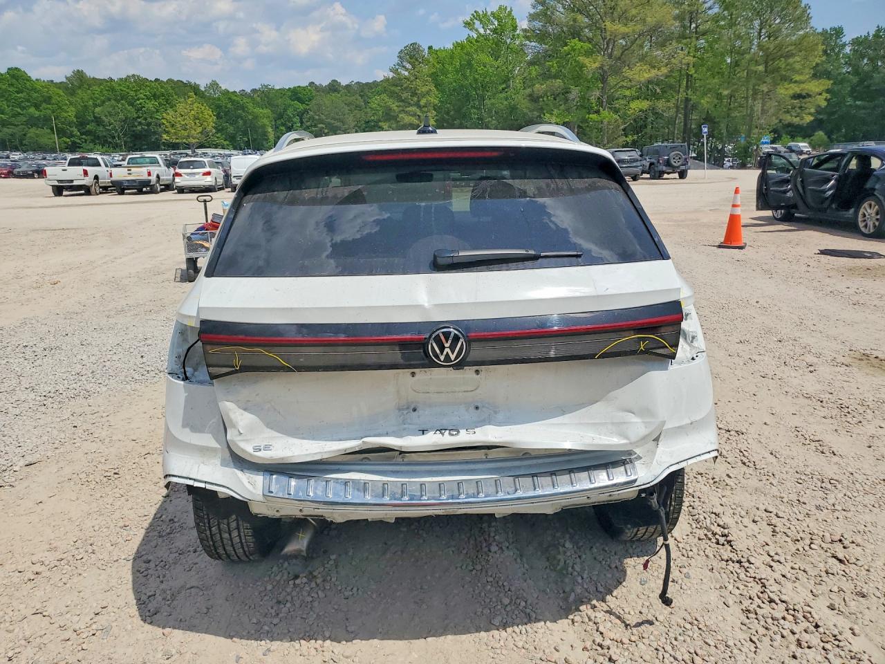2025 VOLKSWAGEN TAOS SE photo 16