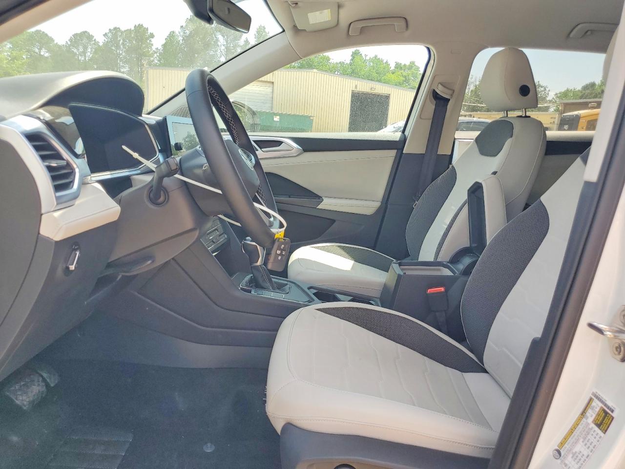 2025 VOLKSWAGEN TAOS SE photo 19