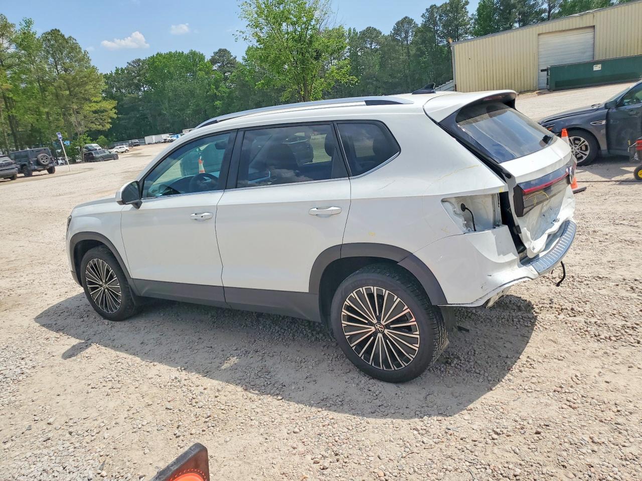 2025 VOLKSWAGEN TAOS SE photo 4