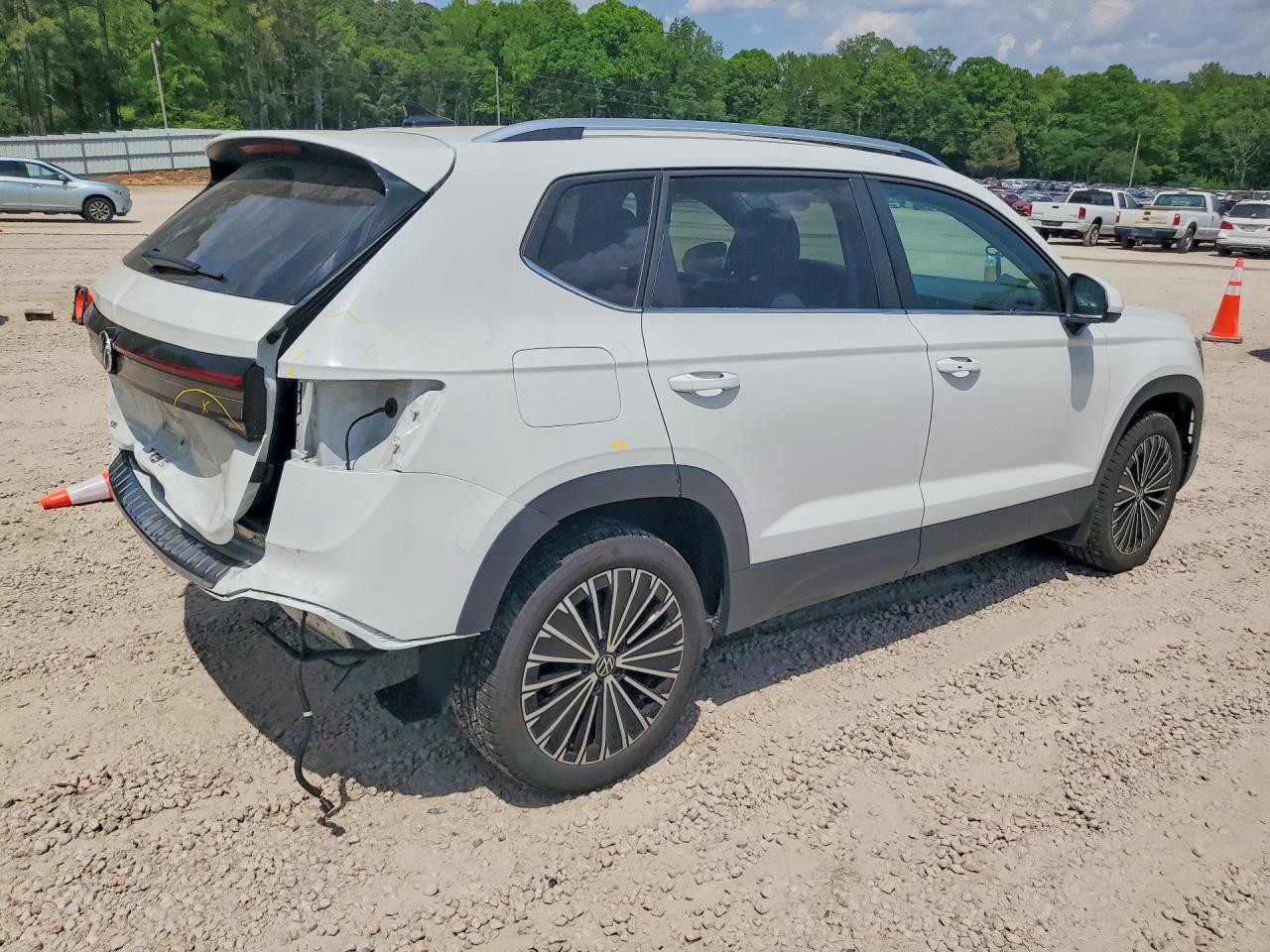 2025 VOLKSWAGEN TAOS SE photo 7