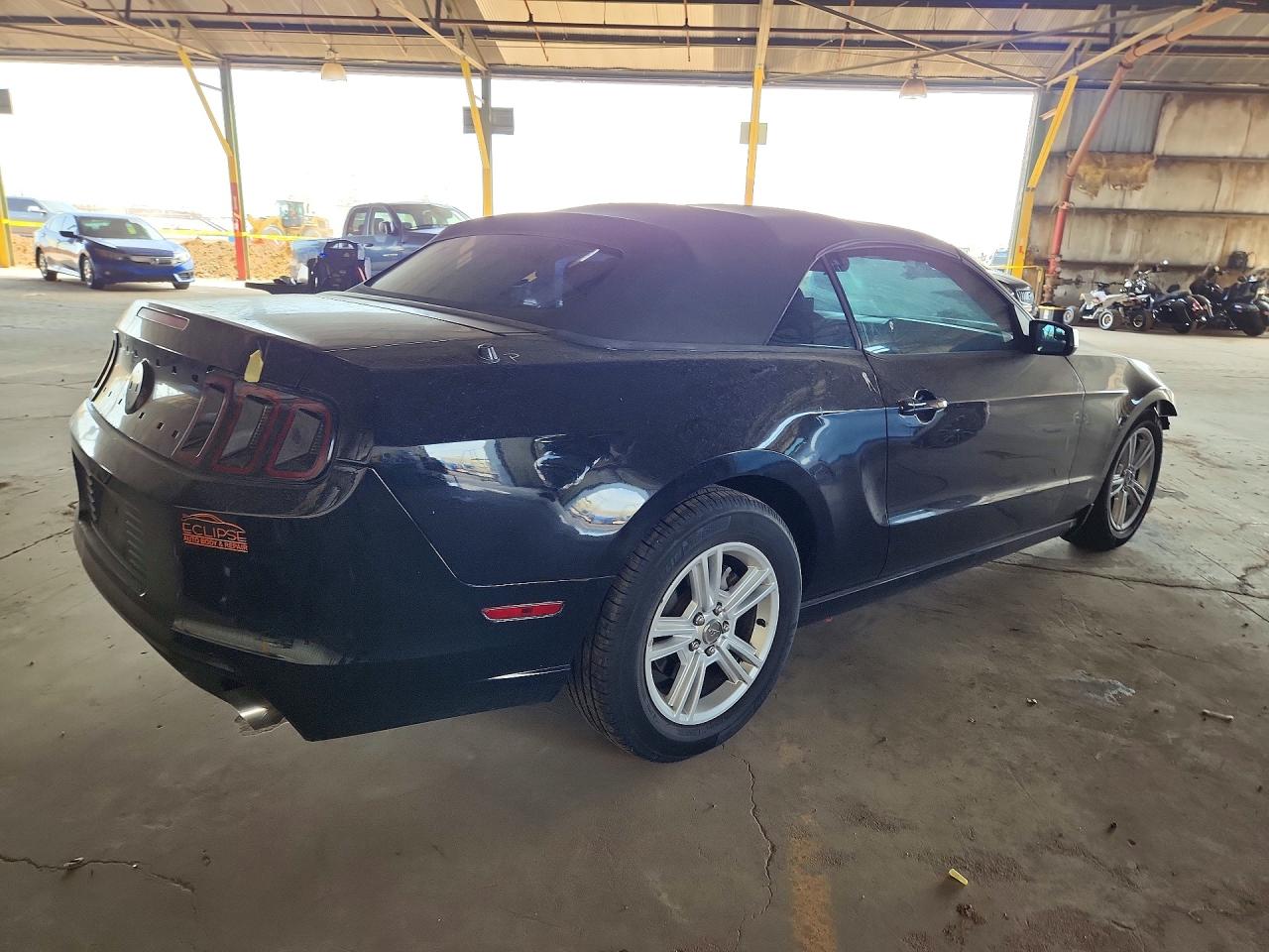2014 FORD MUSTANG photo 7