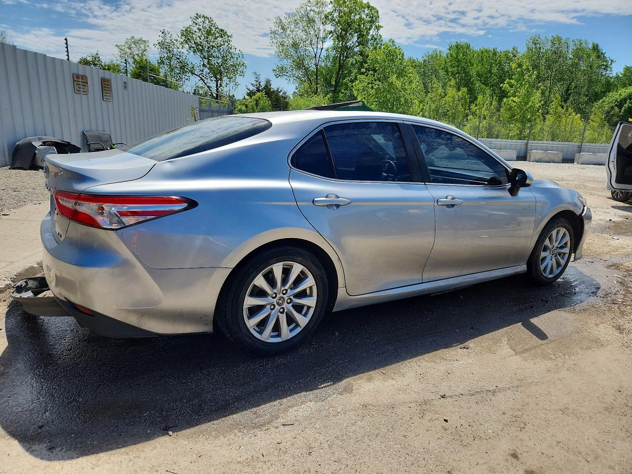 2018 TOYOTA CAMRY LE photo 7
