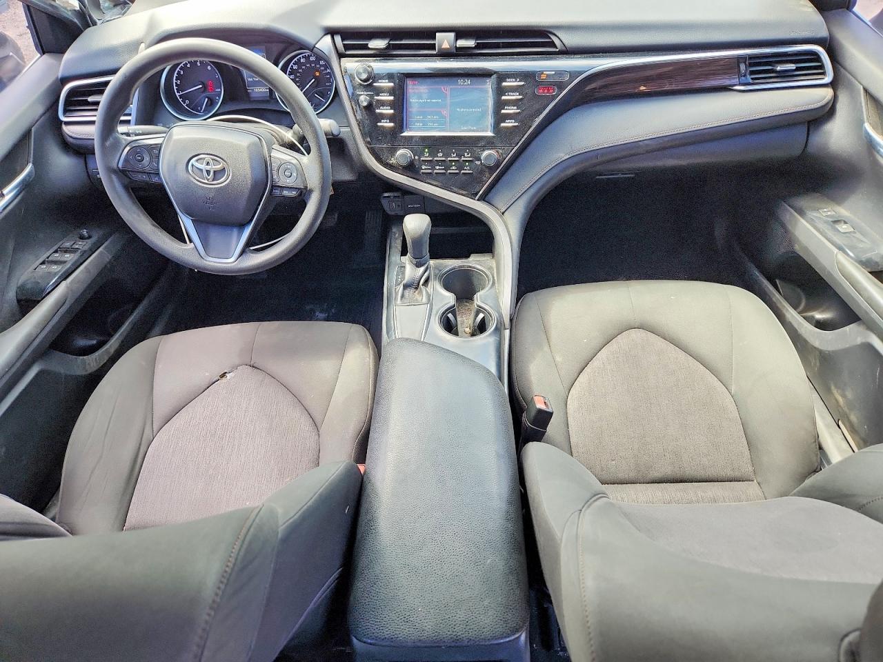 2018 TOYOTA CAMRY LE photo 22